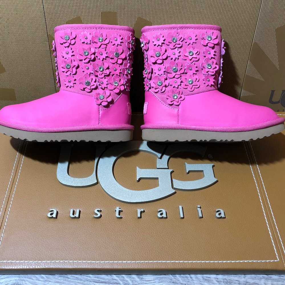 NEW KIDS TODDLER UGG CLASSIC SHORT II PETALS PINK